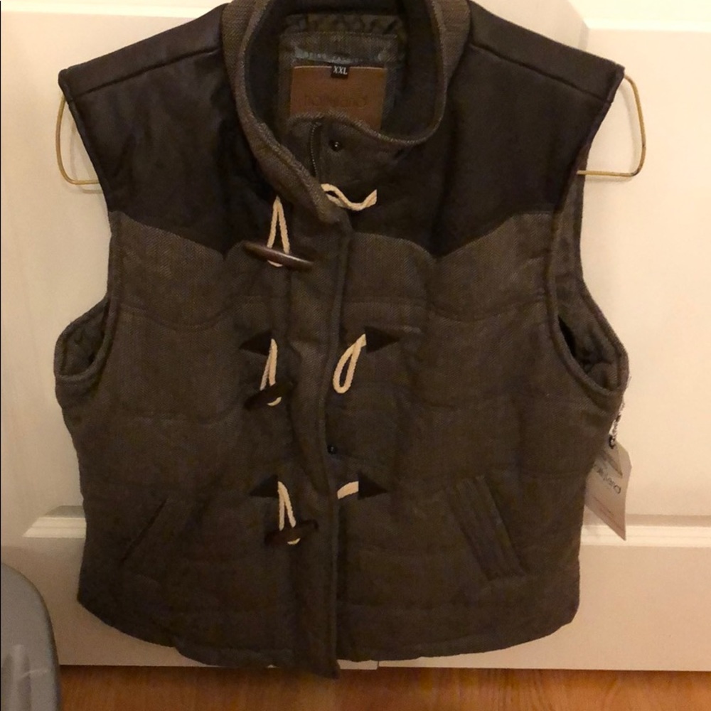 NWT 2x Brown Tweed faux Leather toggle vest by Hollyland
